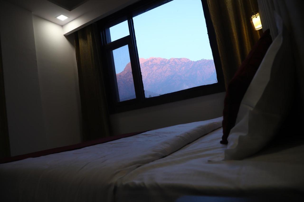 The Divine Oak Hotel Katra  Bagian luar foto