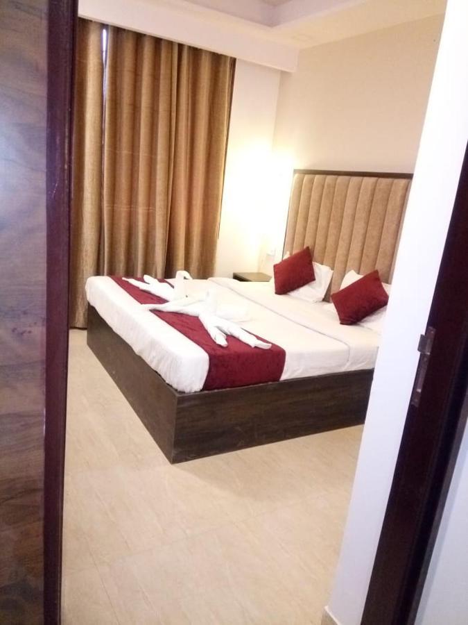 The Divine Oak Hotel Katra  Bagian luar foto