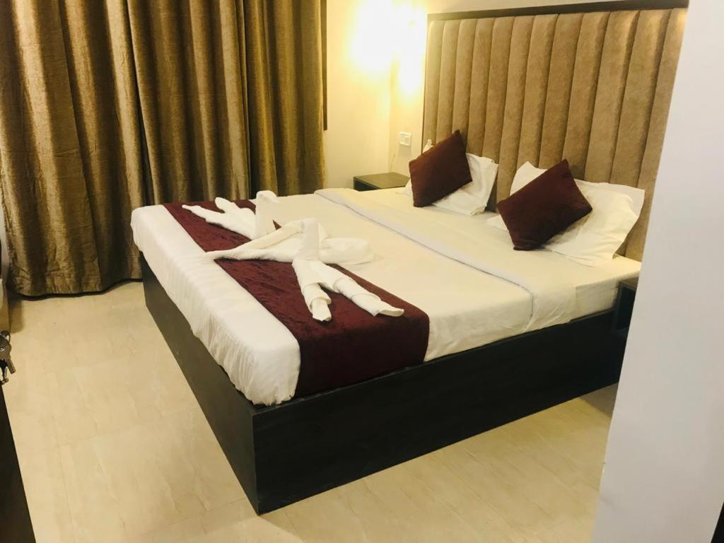 The Divine Oak Hotel Katra  Bagian luar foto