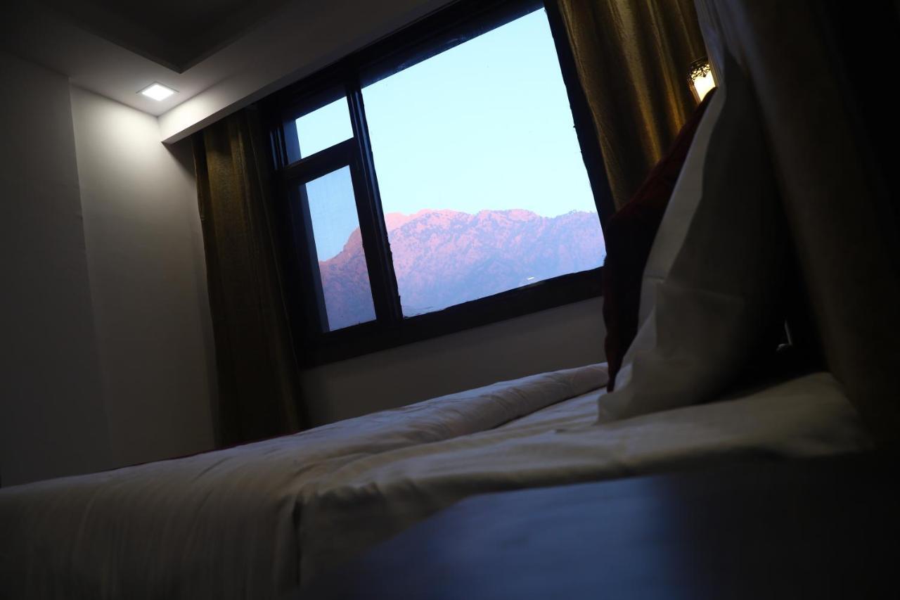 The Divine Oak Hotel Katra  Bagian luar foto