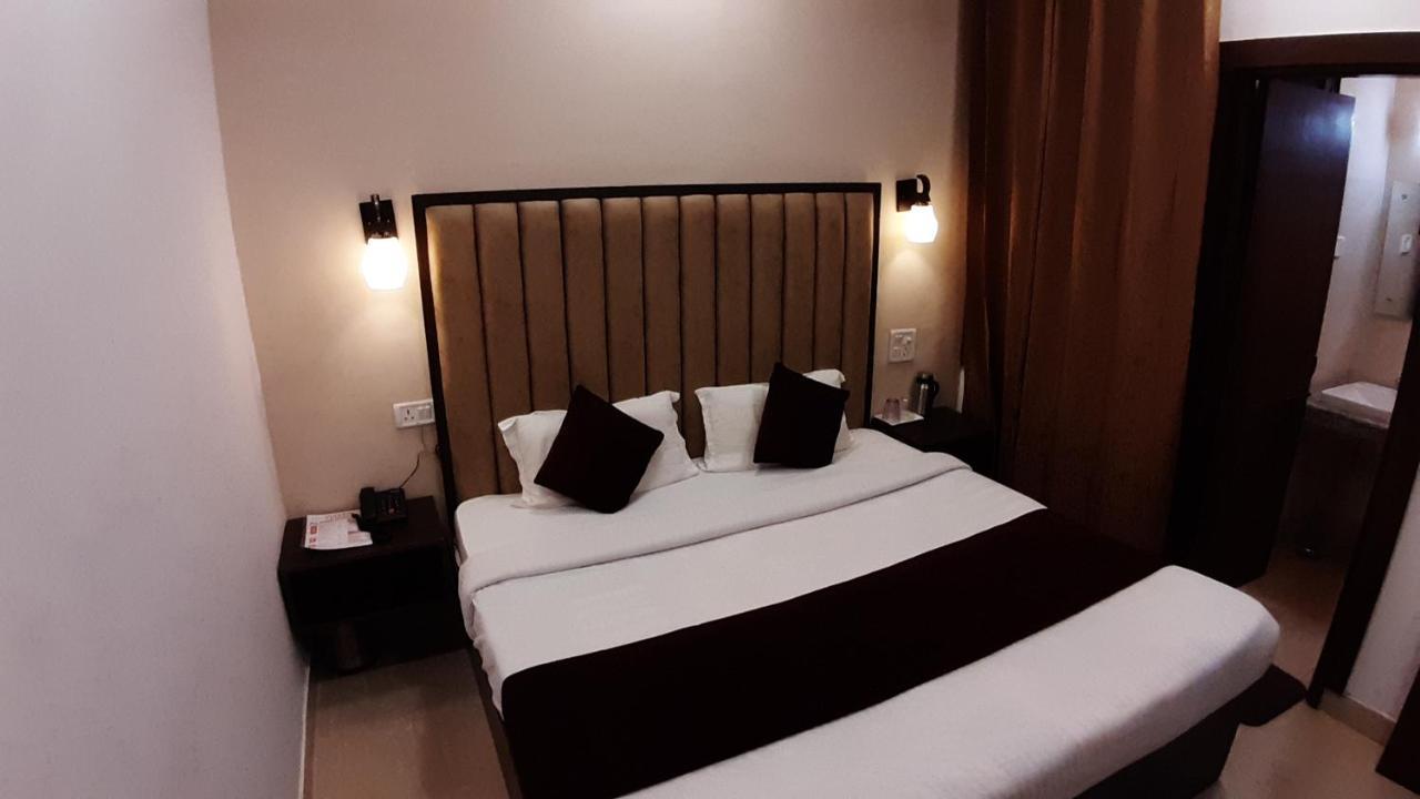 The Divine Oak Hotel Katra  Bagian luar foto