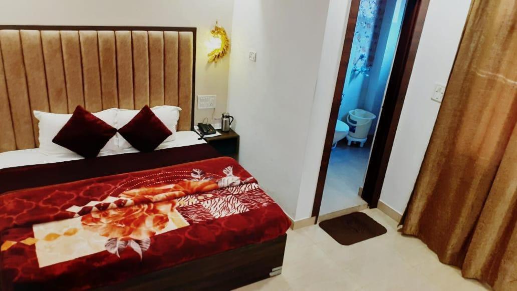 The Divine Oak Hotel Katra  Bagian luar foto