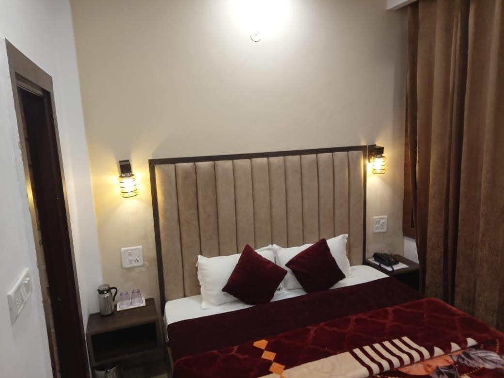 The Divine Oak Hotel Katra  Bagian luar foto