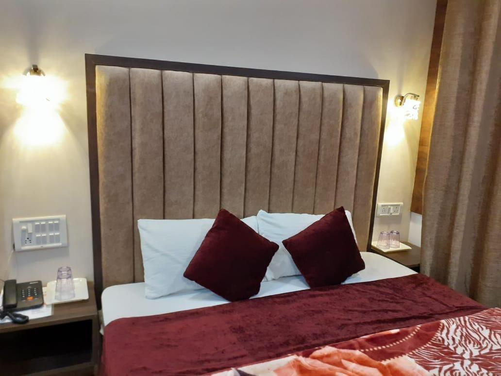 The Divine Oak Hotel Katra  Bagian luar foto